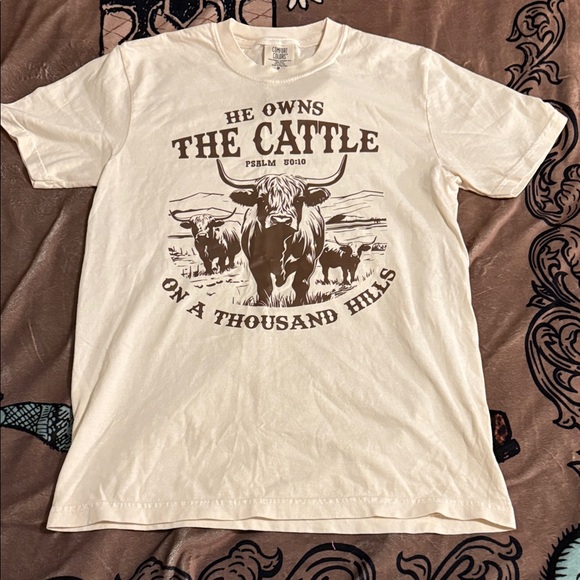 Comfort Colors Tops - Comfort Colors NWT CATTLE T-SHIRT